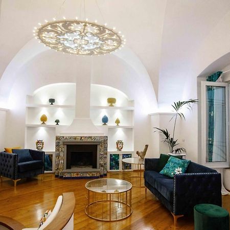 Hostunia Apartment Екстериор снимка